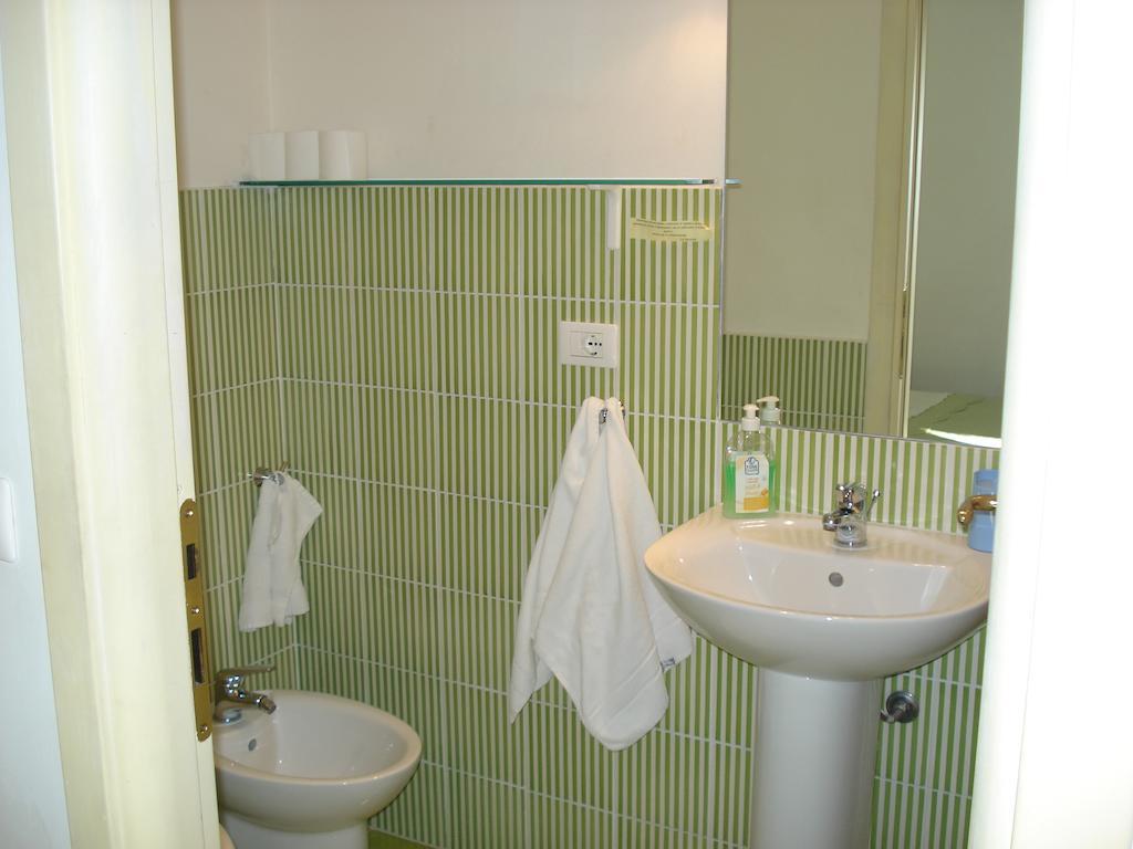 Agriturismo La Vecchia Dolceacqua Villa Habitación foto