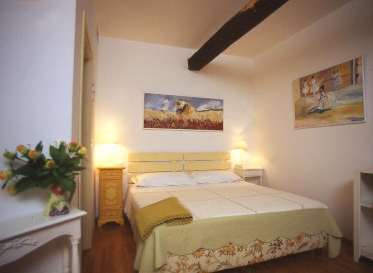 Agriturismo La Vecchia Dolceacqua Villa Habitación foto